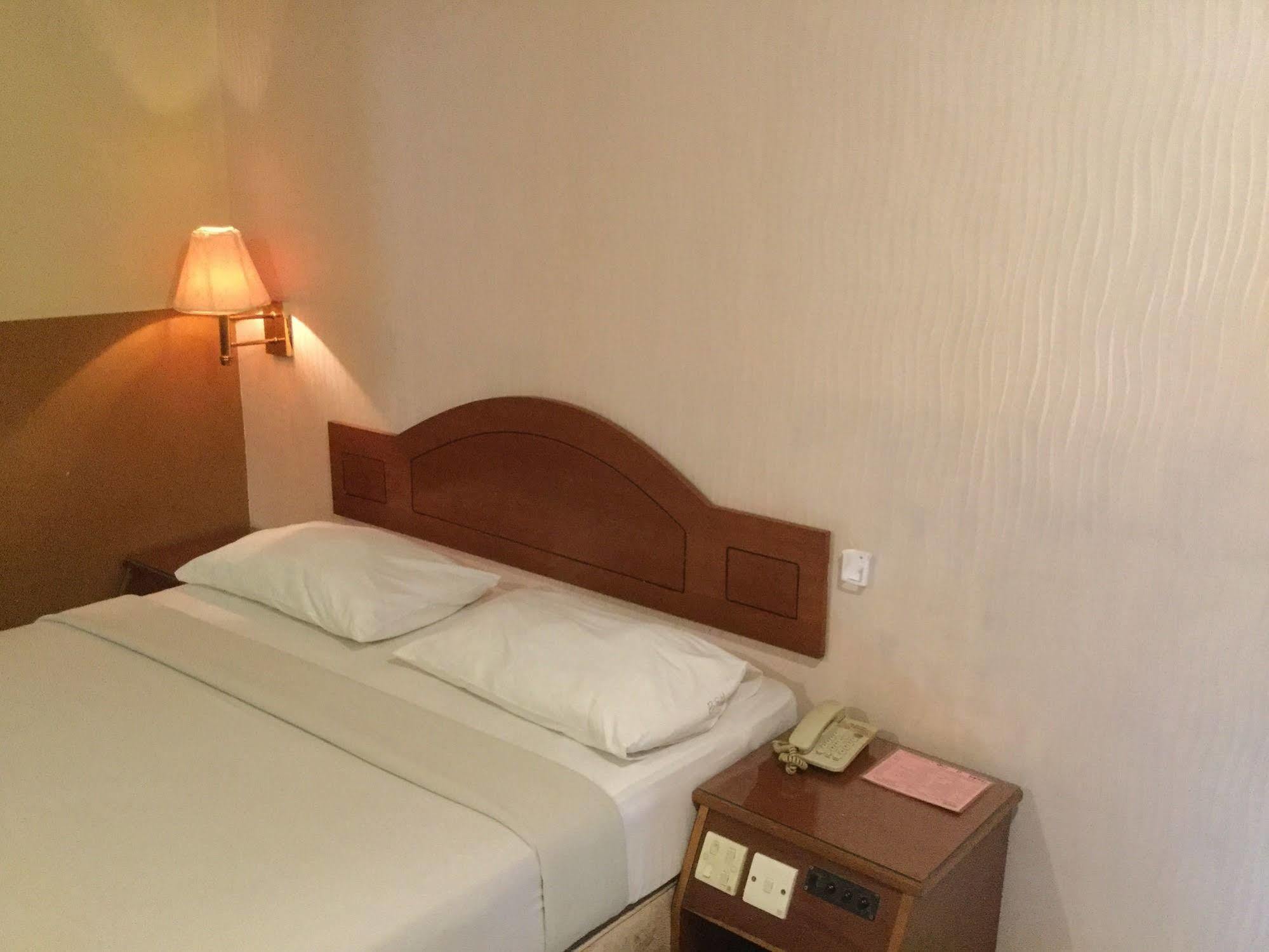 Batam Star Hotel Екстер'єр фото